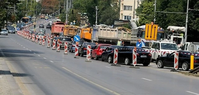 Тапи и закъснения на транспорта в София, заради ремонта на „Орлов мост”