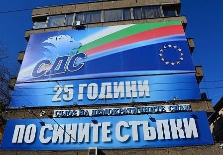 Адвокат запорира \