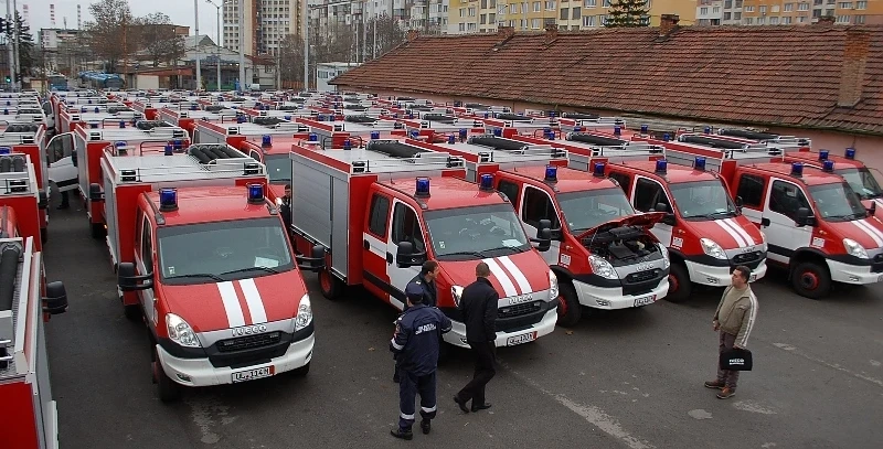 Българските пожарникари гасят по 130 пожара на ден  