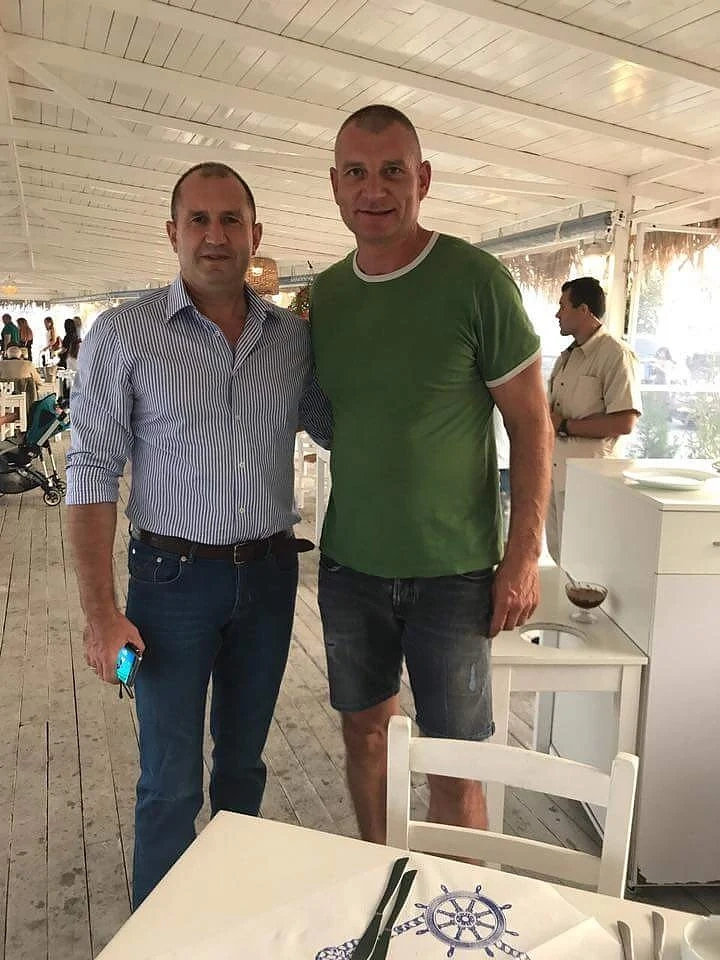 Президентът Радев посети заведение във Варна