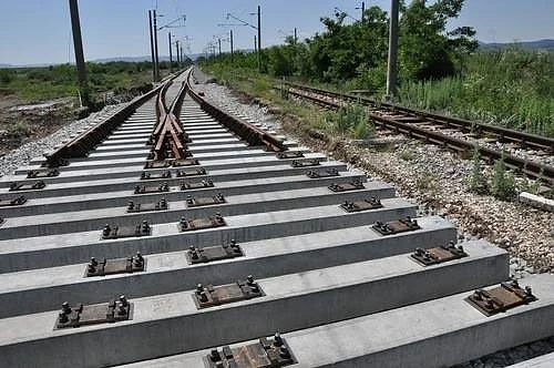 Ремонтират нова отсечка от жп линията Пловдив-Бургас   