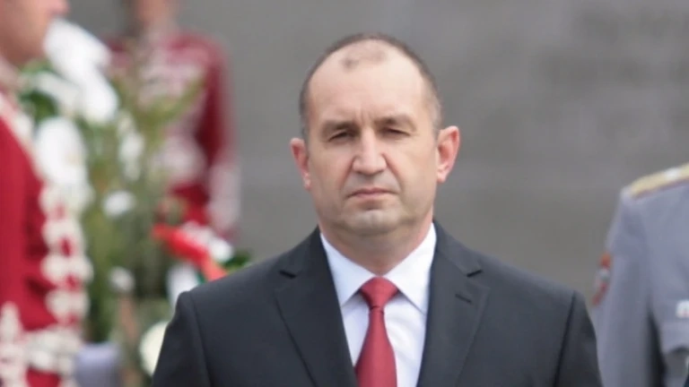 Радев критикува доклада за армията 