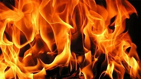 Запали се автовоз на АМ \