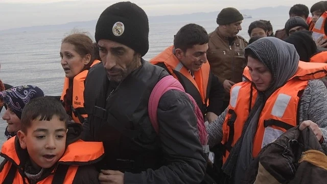 Румънските власти спасиха 150 бедстващи мигранти в Черно море 