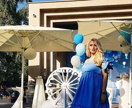 Цвети Янева направи парти за бебето (СНИМКИ)