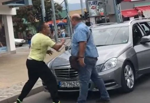 Шофьори в Пловдив си биха шамари насред кръстовище (ВИДЕО)