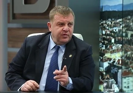 Каракачанов: Няма нужда да се бърза със самолетите 