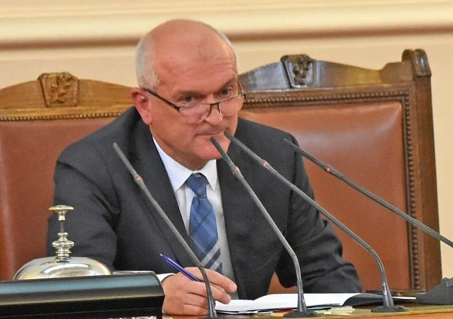 Главчев ще призове Радев да разсекрети стенограмата от КСНС 