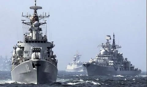 Испания изпрати три военни кораба край пристанището в Барселона