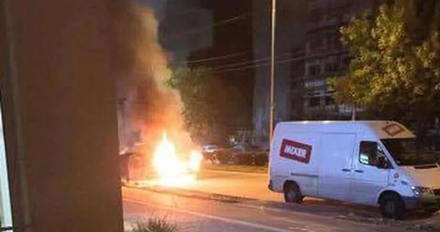 Таксиметров автомобил се запали в Пловдив 