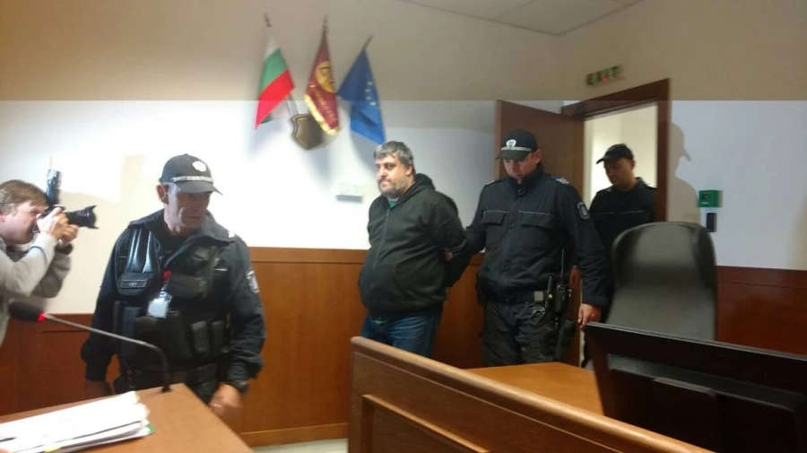 Измамникът Спас-Александър се изправи пред съда
