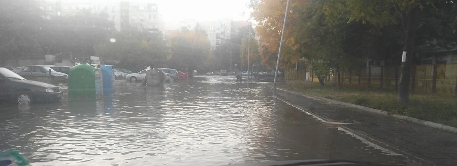Голяма ВиК авария наводни улици в Пловдив 