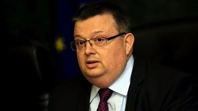 Цацаров поиска заличаване на фондация, финансирала ДОСТ 