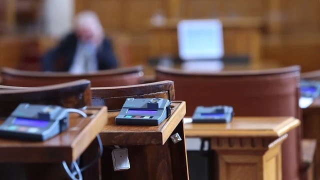 Депутатите приеха антикорупционния закон на кабинета на първо четене