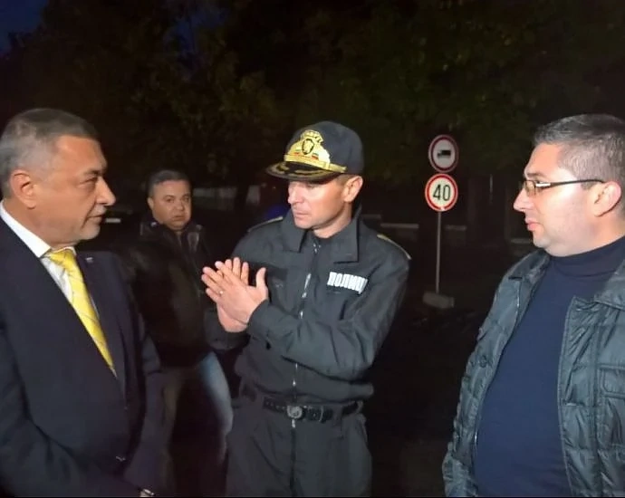Министър Нанков обяви, че язовирите „Ясна поляна“ и „Ново Паничарево“ се изпускат контролирано