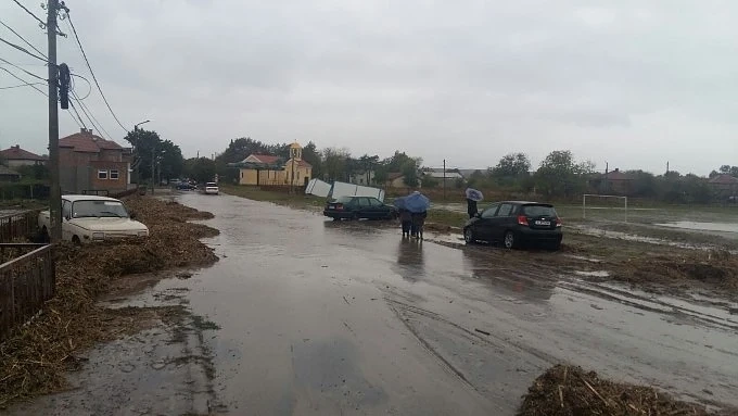 Стабилно е състоянието на мъжът, спасен от наводненията в Бургаска област 
