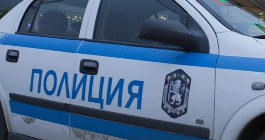 17-годишно момиче се бори за живота си, намушкано е в корема