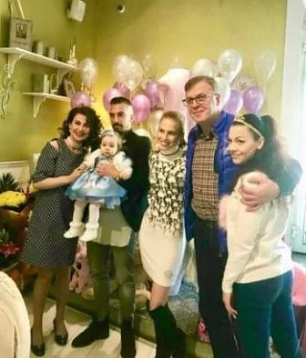 Внучката на Илиана Раева стана на годинка (СНИМКИ)