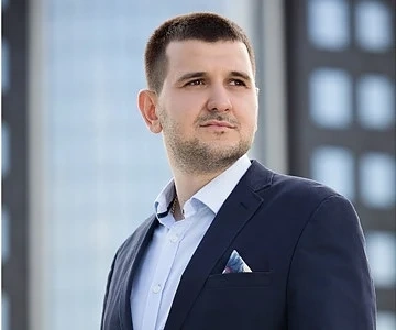 България се управлява от отявлени комунисти и левичари. Заплатите се увеличават, но ставаме по-бедни 