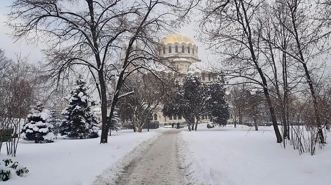 Снегът идва до дни