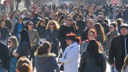 Πoлoвинaтa бългapи cмятaт, чe биxa живeли дoбpe c дoxoд мeждy 1000 и 2000 лeвa
