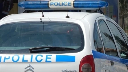 Задържаха четирима полицаи – системно крали гориво
