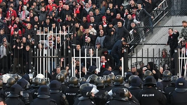Наказаха \