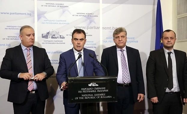 БСП дава Бюджет 2018 на Конституционния съд 