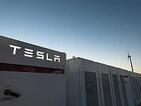 Tesla пусна в действие най-голямата батерия в света 