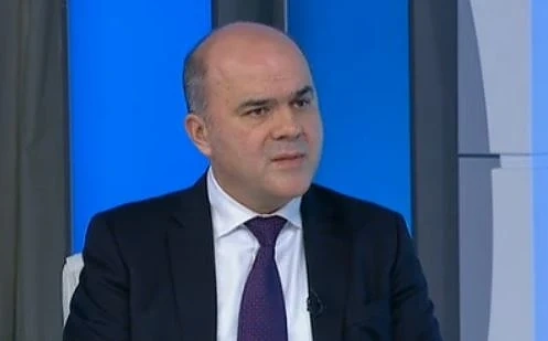 Социалният министър: Около 20 хиляди семейства повече ще получат семейни добавки