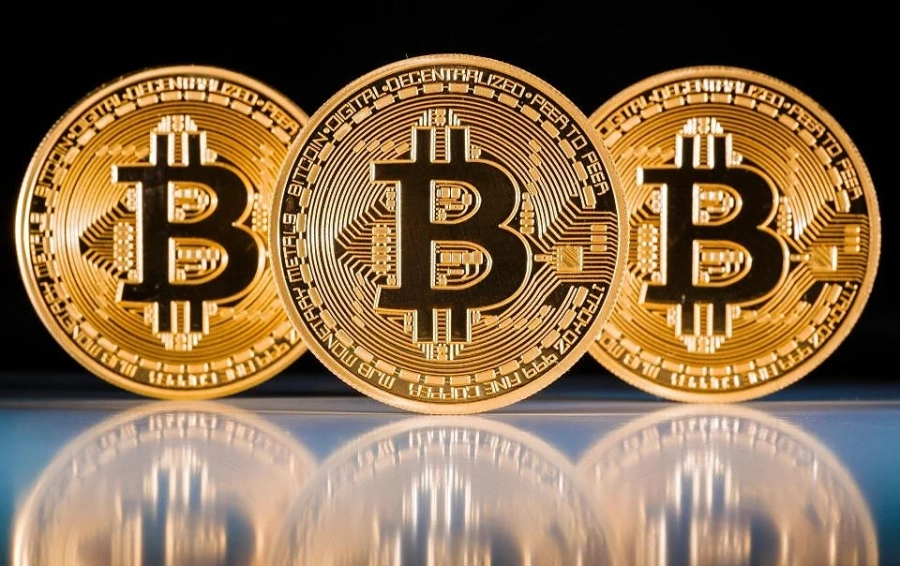Bitcoin закова 14 хил. долара 
