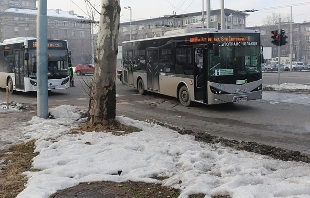 Автобус повлече пътник в Пловдив