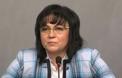 Корнелия Нинова завежда дело срещу Десислава Атанасова и ГЕРБ за лъжи и клевети