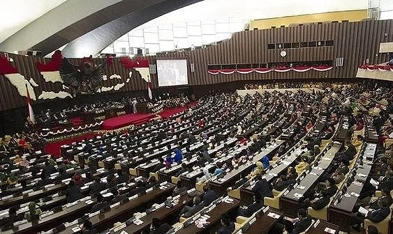 Осъдиха председателят на парламента на Индонезия 