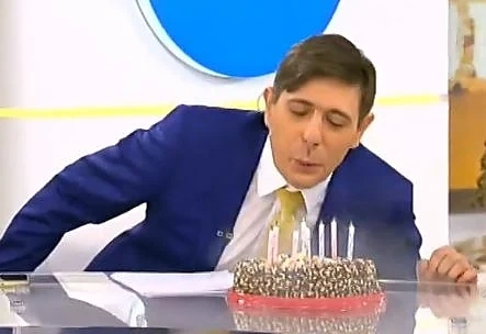 Виктор Николаев духа свещички в ефир (СНИМКИ)