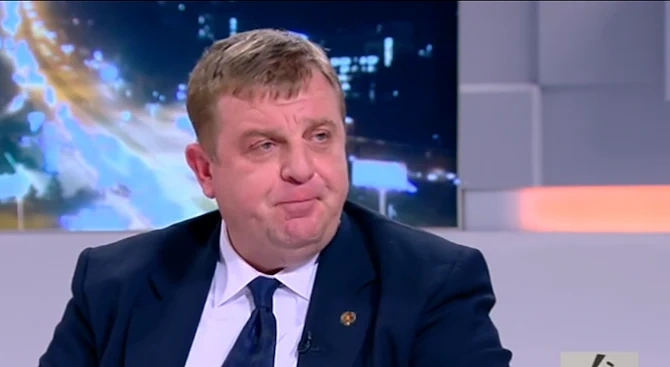 Каракачанов: Не затъваме, а решаваме проблемите, трупани с години