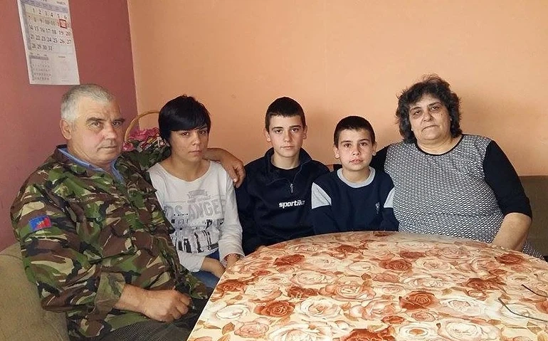 Отказаха социална помощ на семейство с 15 деца