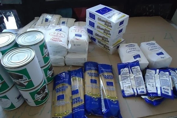 Организация „Ловчанци“ зарадва с хранителни продукти нуждаещи се пенсионери 