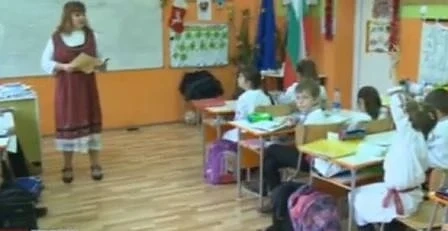 Ученици в София ще носят носии заради Българското европредседателство