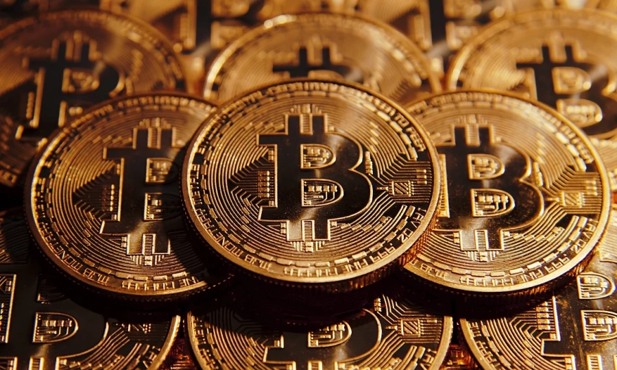 Bitcoin падна с 1500 долара 