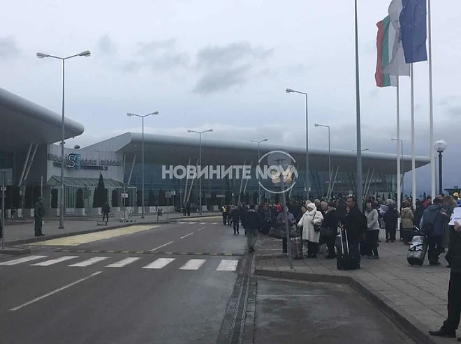 Сигнал за бомба евакуира Летище София 