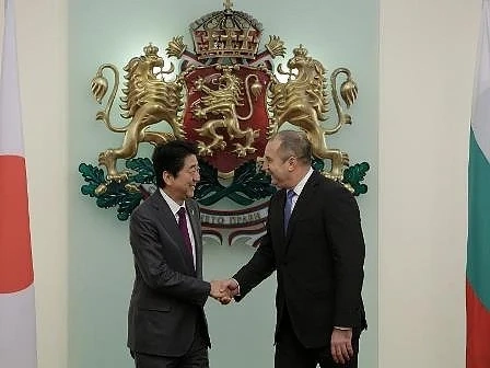 Президентът Радев се срещна с премиера на Япония Шиндзо Абе