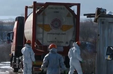 Започна извозването на опасните материали от \