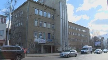 Спор за сграда между Софийския университет и Гимназията по облекло