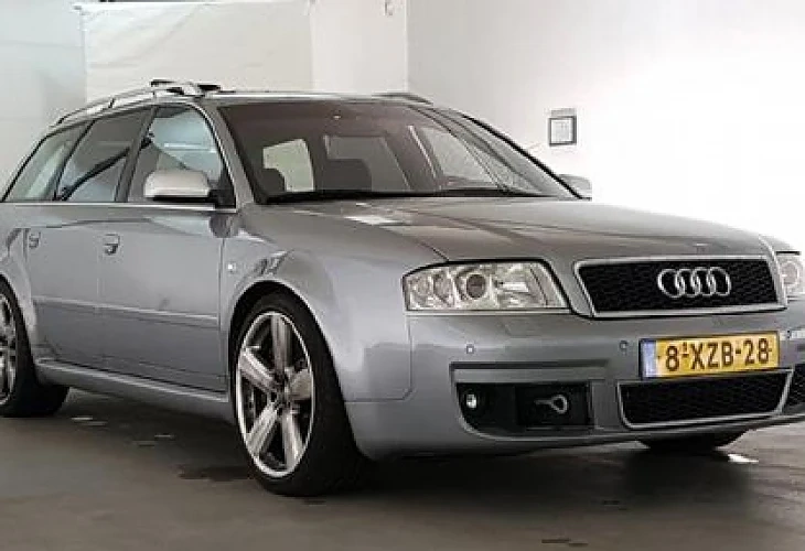 Продават бандитско Audi RS6 с дупки от куршуми 