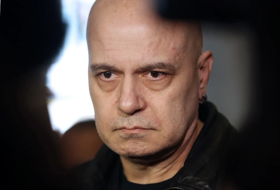 Слави Трифонов се включи за референдума поискан от Нинова 