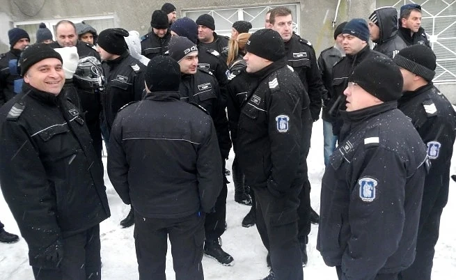 Надзирателите от затворите отново на протест