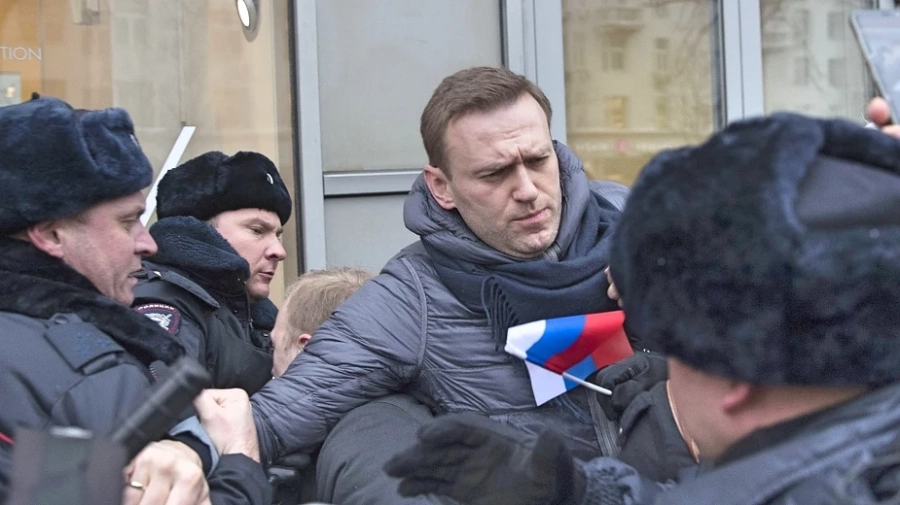 Навални излезе от ареста без обвинение