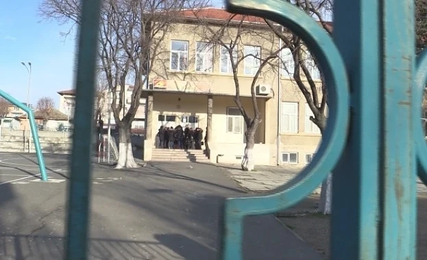 Изключен е петокласникът, ударил учителка в Царево