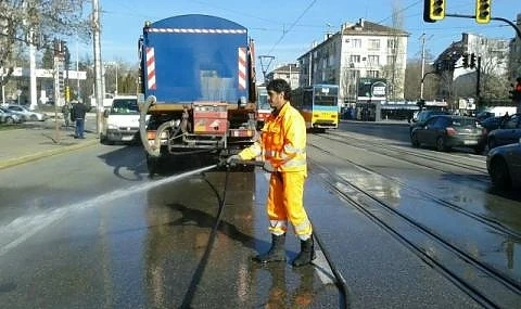 В София мият улици и булеварди за по-чист въздух 